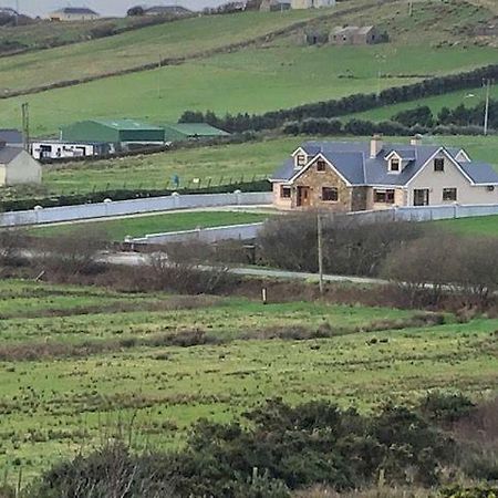 Beautiful Home On Lake Carrowmore ベルマレット エクステリア 写真