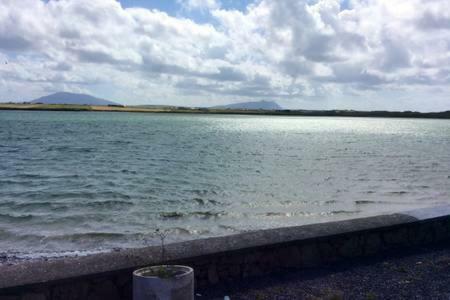 Beautiful Home On Lake Carrowmore ベルマレット エクステリア 写真