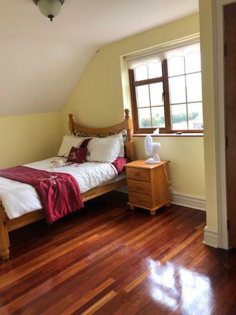 Beautiful Home On Lake Carrowmore ベルマレット エクステリア 写真